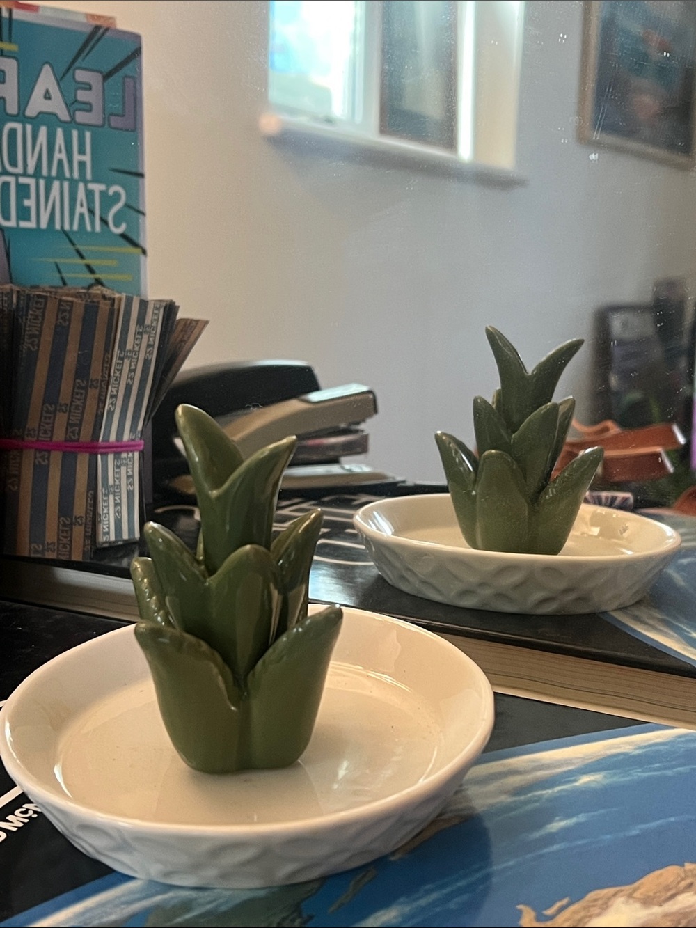 Aloe ring holder